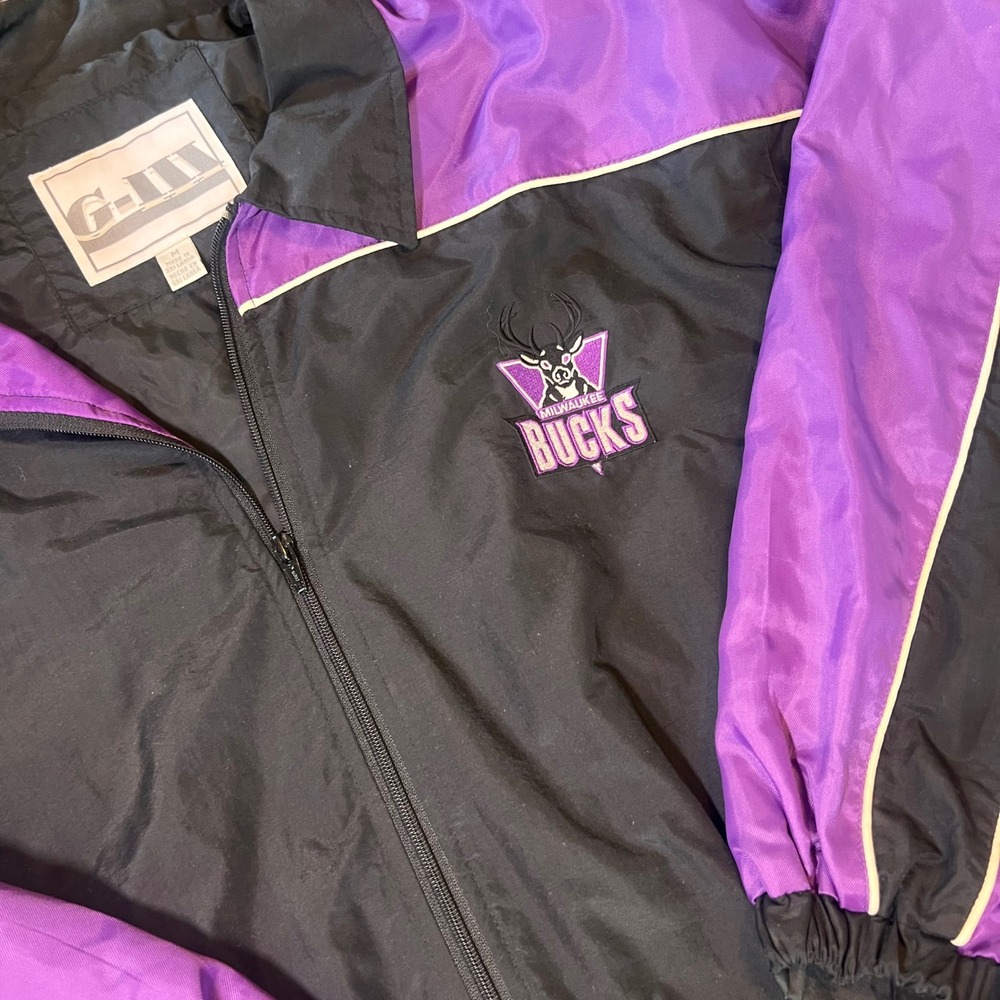 G-III Milwaukee Bucks Vintage Windbreaker Jacket Mens Medium Purple Black NBA